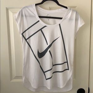 Nike tennis T-shirt